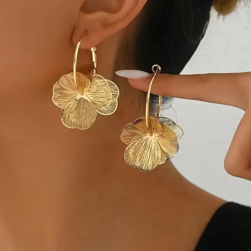 Fashion Golden Double-Layer Hollow Flower Hoop Earring for Women Vintage Dangle Earrings for Daily Wear Ear Hook Jewelry Gifts