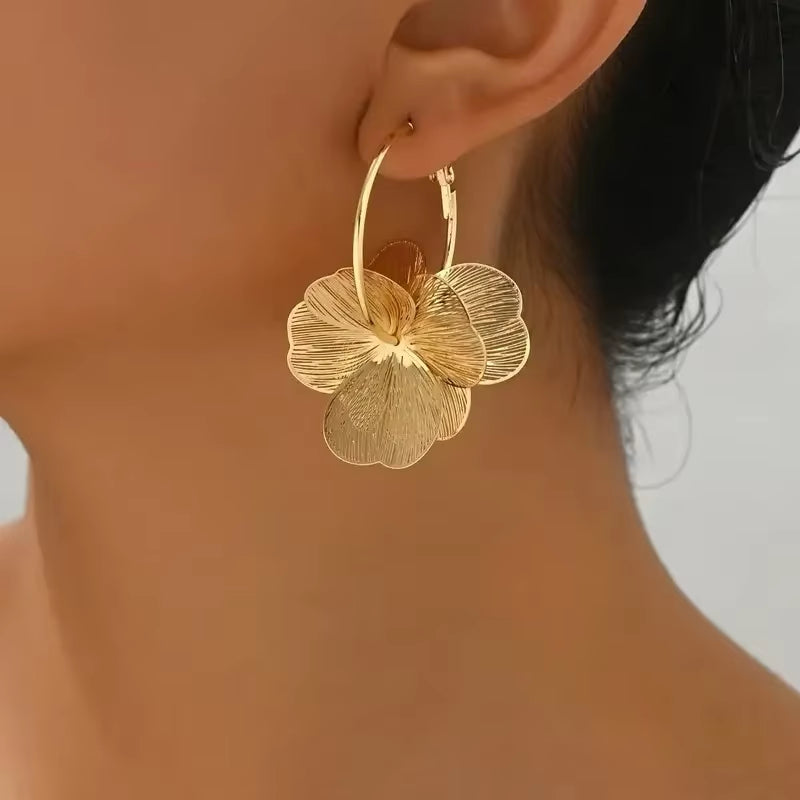 Fashion Golden Double-Layer Hollow Flower Hoop Earring for Women Vintage Dangle Earrings for Daily Wear Ear Hook Jewelry Gifts