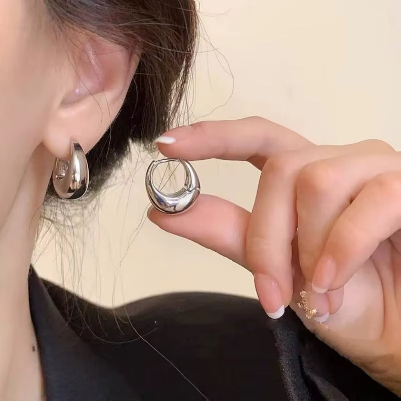 Fashion Golden Double-Layer Hollow Flower Hoop Earring for Women Vintage Dangle Earrings for Daily Wear Ear Hook Jewelry Gifts