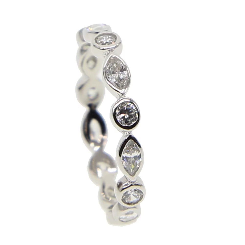 100% Pure 925 Sterling Silver Classic Design AAA Sparking Clear Cubic Zirconia Circle Engagement Band Silver Ring