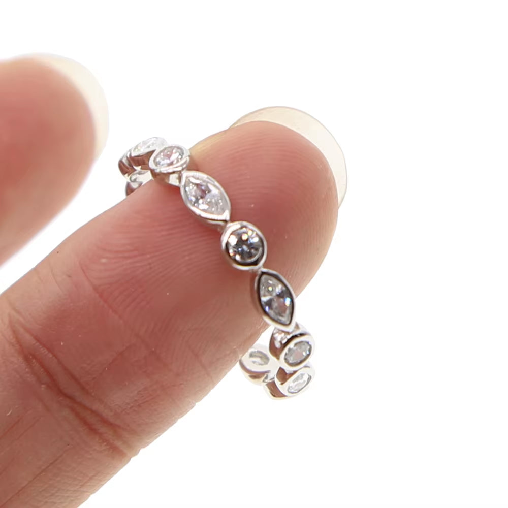 100% Pure 925 Sterling Silver Classic Design AAA Sparking Clear Cubic Zirconia Circle Engagement Band Silver Ring