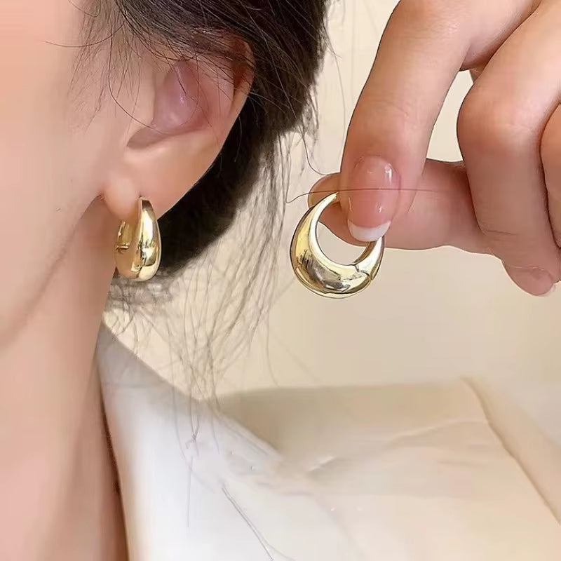 Fashion Golden Double-Layer Hollow Flower Hoop Earring for Women Vintage Dangle Earrings for Daily Wear Ear Hook Jewelry Gifts