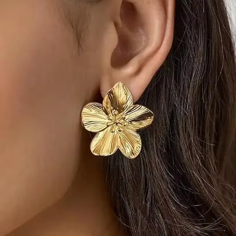 Fashion Golden Double-Layer Hollow Flower Hoop Earring for Women Vintage Dangle Earrings for Daily Wear Ear Hook Jewelry Gifts
